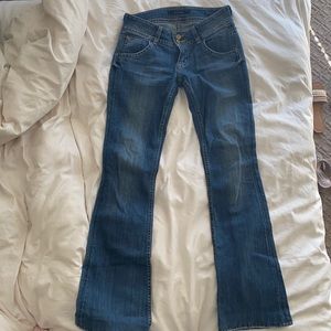 Hudson low rise boot cut jeans. Size 25